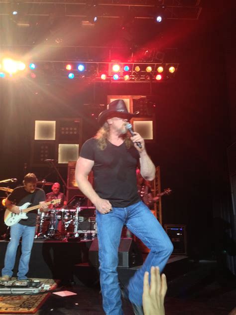 Trace in concert beautiful | Mom jeans, Concert, Fashion