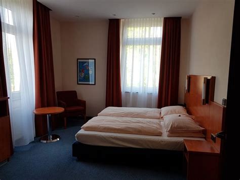 HOTEL ASTORIA (Ratingen) - Hotel Reviews, Photos, Rate Comparison ...