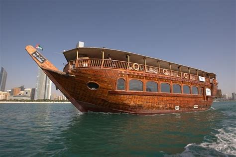 https://dhowcruiseabudhabi.com/en/uploads/dhow-cruise-tours/Dhow-Cruise-Lunch-Abu-Dhabi-1.jpg