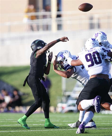 Ridge Point Panthers defeat Fort Bend Hightower Hurricanes