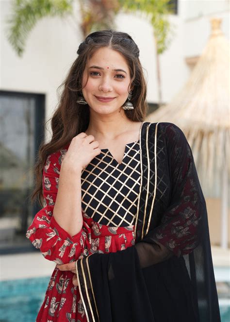 Red Elegant Cotton Top Set with Lace Work, Crape Bottom