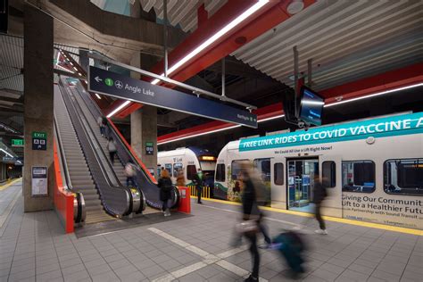 A vibrant station with public art and sustainable design. U District ...