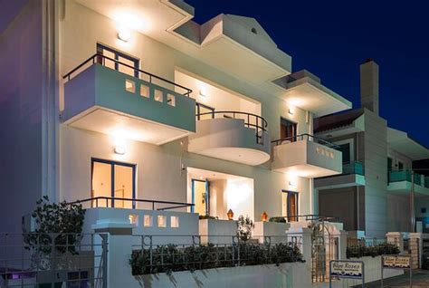 BLUE ROSES STUDIOS & APARTMENTS (Rhodes/Rhodes Town) - Apartment ...