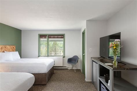 THE LODGE AT MOUNT SNOW (Dover) - Inn Reviews, Photos, Rate Comparison ...