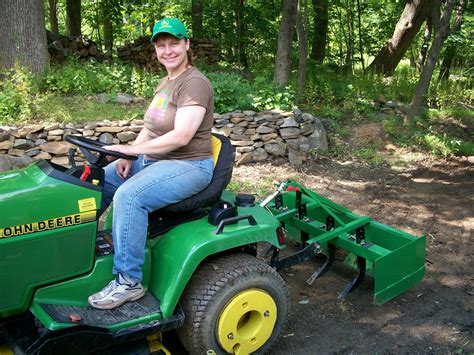 How to Use a Box Blade On Compact Tractor 的图像结果