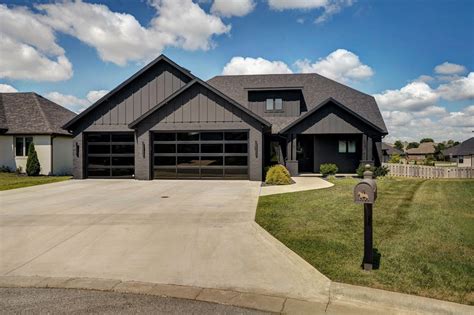 1527 N Edgemont Cir, Springfield, MO 65802 | Homes.com