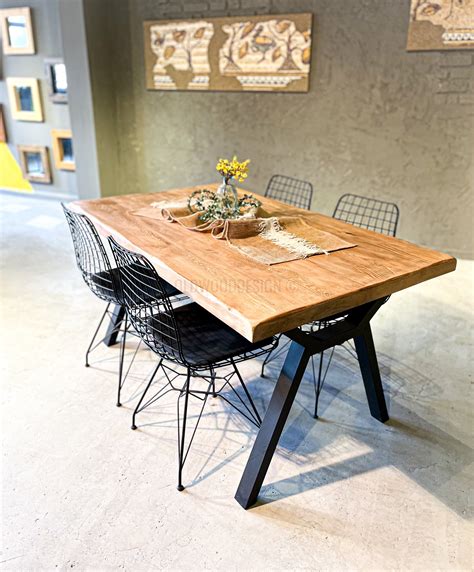 Rustic Wooden Dining Room Tables
