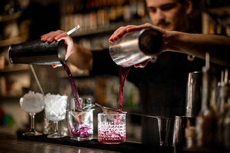 How To Become A Bartender – With No Experience