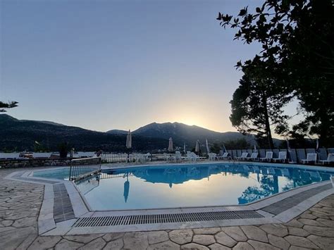 CHAKALAKA RESORT (Geni) - Specialty Resort Reviews, Photos, Rate ...