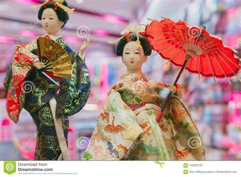 日本艺妓玩偶传统文化日本礼服样式 库存图片. 图片 包括有 日语, 高雅, 镇痛药, 服装, 逗人喜爱 - 122265103