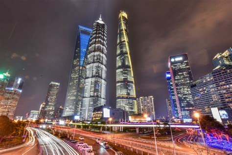 夜色中的陆家嘴，见证中国金融中心的辉煌_上海