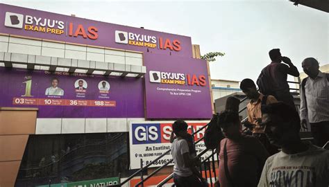 Top Court sets aside NCLAT order halting insolvency proceedings against ...