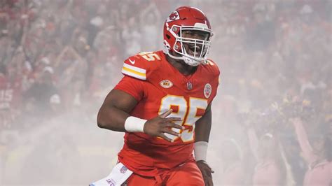 Kansas City Chiefs considering using franchise tag on Chris Jones