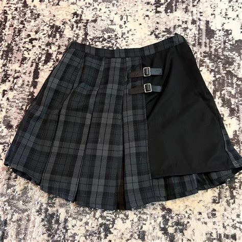 HOT TOPIC BLACK PLAID SKIRT Super cute plaid skirt... - Depop