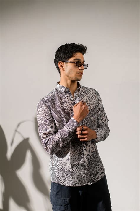 OXFORD COLLAR – QB - QUINTESSENTIAL BASICS