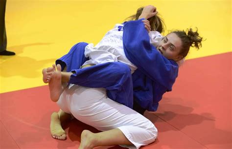 Intense Face Off 的图像结果