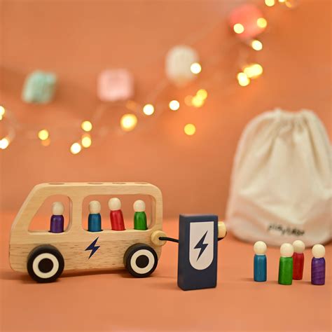 Wooden Double decker Bus for Kids | 7 Wooden Passangers and 1 Driver w