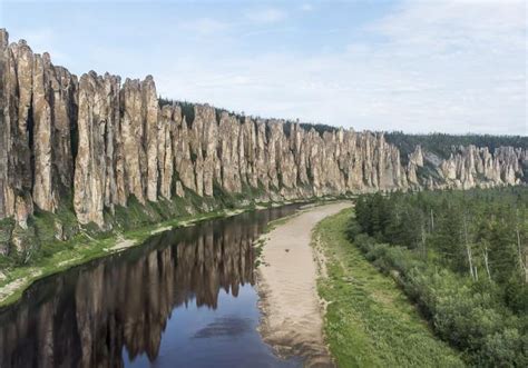 Какие задачи решаются в памятниках природы кратко