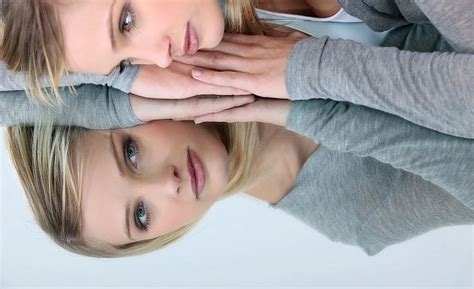 Interview Mirror 的图像结果