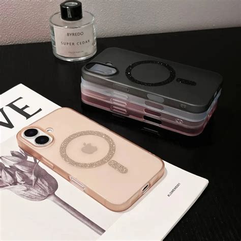 Phone Cases for Women - How to Select the Right One in 2025? – Peeperly