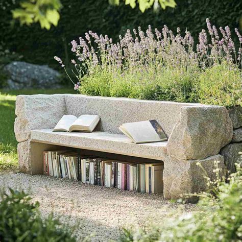 Library Outside 的图像结果