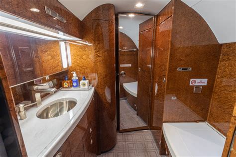 N8228N Gulfstream G550 - STAJets S/N 5057