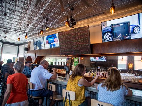 Check out these can’t-miss dining destinations in Starved Rock Country ...