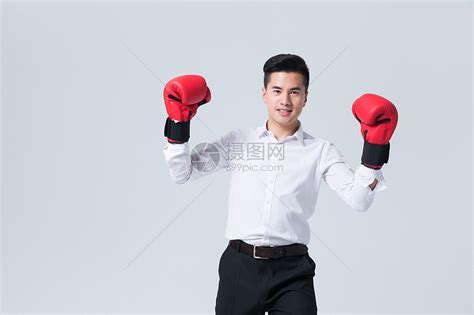戴拳击手套的少年男孩高清图片下载-正版图片501841575-摄图网