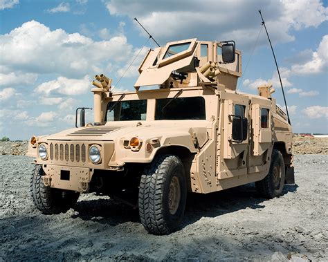 «Humvee» HD wallpapers