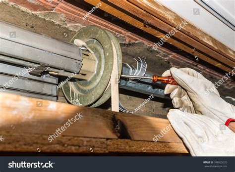 260 Rolling Shutter Repair Images, Stock Photos & Vectors | Shutterstock