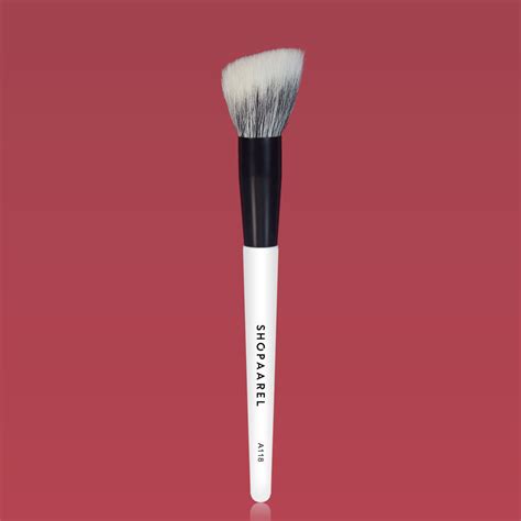 A118 Angled Blush Brush – SHOPAAREL