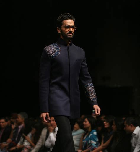 LFW DAY 1: Welcome to “The Gentlemen's Club” with Ranbir Kapoor ...