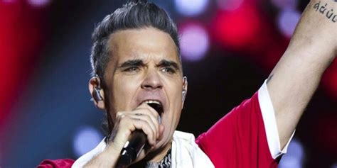 Robbie Williams retrasó la salida de su disco para no competir con ...