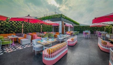 #NewbieAlert: Chill With Your Squad At This Pink-Themed, Rooftop ...