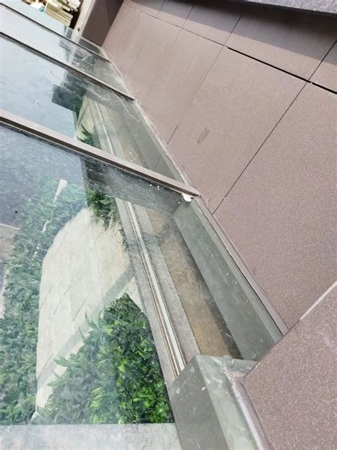 Laminated Toughened Glass Trader - Retailer from New Delhi