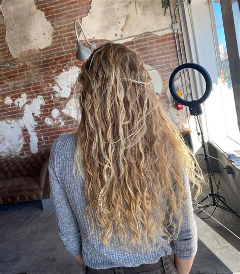UPDATED: 30+ Sensuous Beach Wave Perm Styles (August 2020)