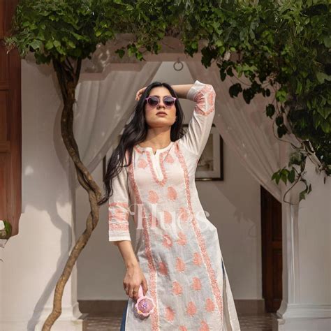 Chikankari Hues