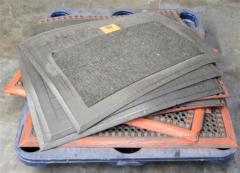 Qty 10 Industrial Floor Mats - Oahu Auctions