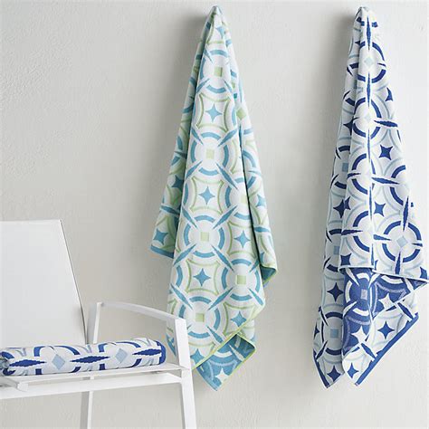 Frontgate Resort Mendoza Tile Plush Beach Towel in 100% Cotton ...