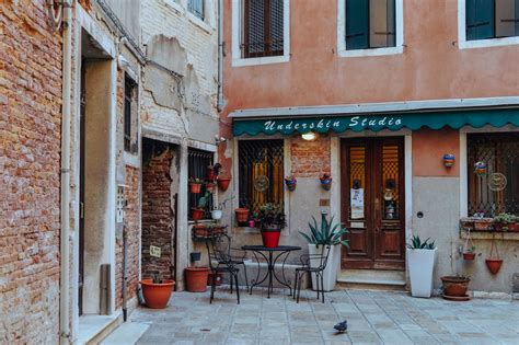 Asking “Do You Have a Boyfriend/Girlfriend?” in Spanish | SpanishStep