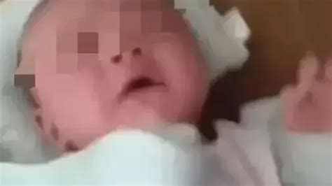 男子狂扇婴儿几十个耳光，官方通报_凤凰网