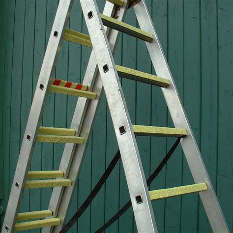 How Far Apart Should Ladder Rungs Be | Storables