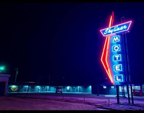 SKYLINER MOTEL (Stroud) - 2026 Motel Reviews, Photos, Rate Comparison ...
