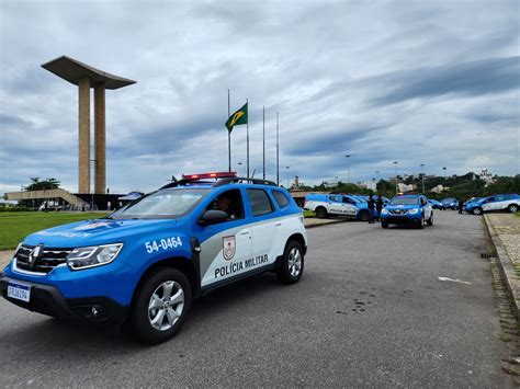 POLÍCIA MILITAR RECEBE NOVAS VIATURAS E DIPLOMA OPERADORES DE VEÍCULOS ...