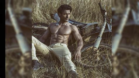 Vidyut Jammwal celebrates International Yoga Day with a move that will ...