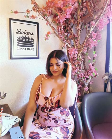 Cutest diva of India | 💪🏻🫵🏻 •• Cutest diva in frame: raeleerudolph22 •• | Instagram