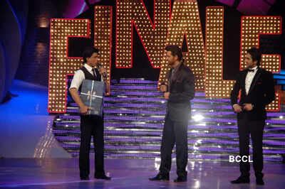Shah Rukh Khan, Farah Khan at the finale of the dance reality show ...