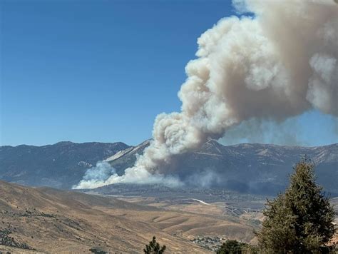Up to 14,000 evacuated ahead of wildfire burning south of Reno