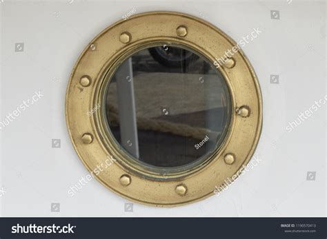 Scuttle Porthole Side Light On Ship Foto de stock 1190570413 | Shutterstock