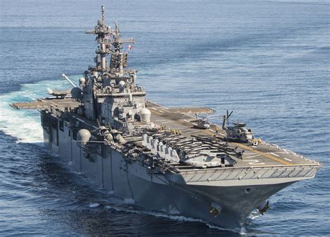 LHD-2 USS Essex Wasp class Amphibious Assault Ship page2